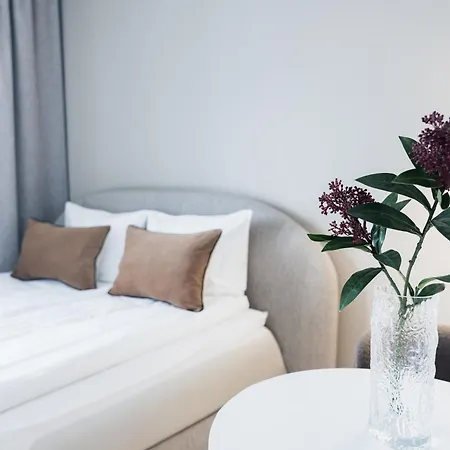 Modern Near Center - Lapnest דירה