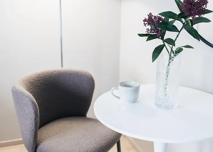 Modern Near Center - Lapnest דירה